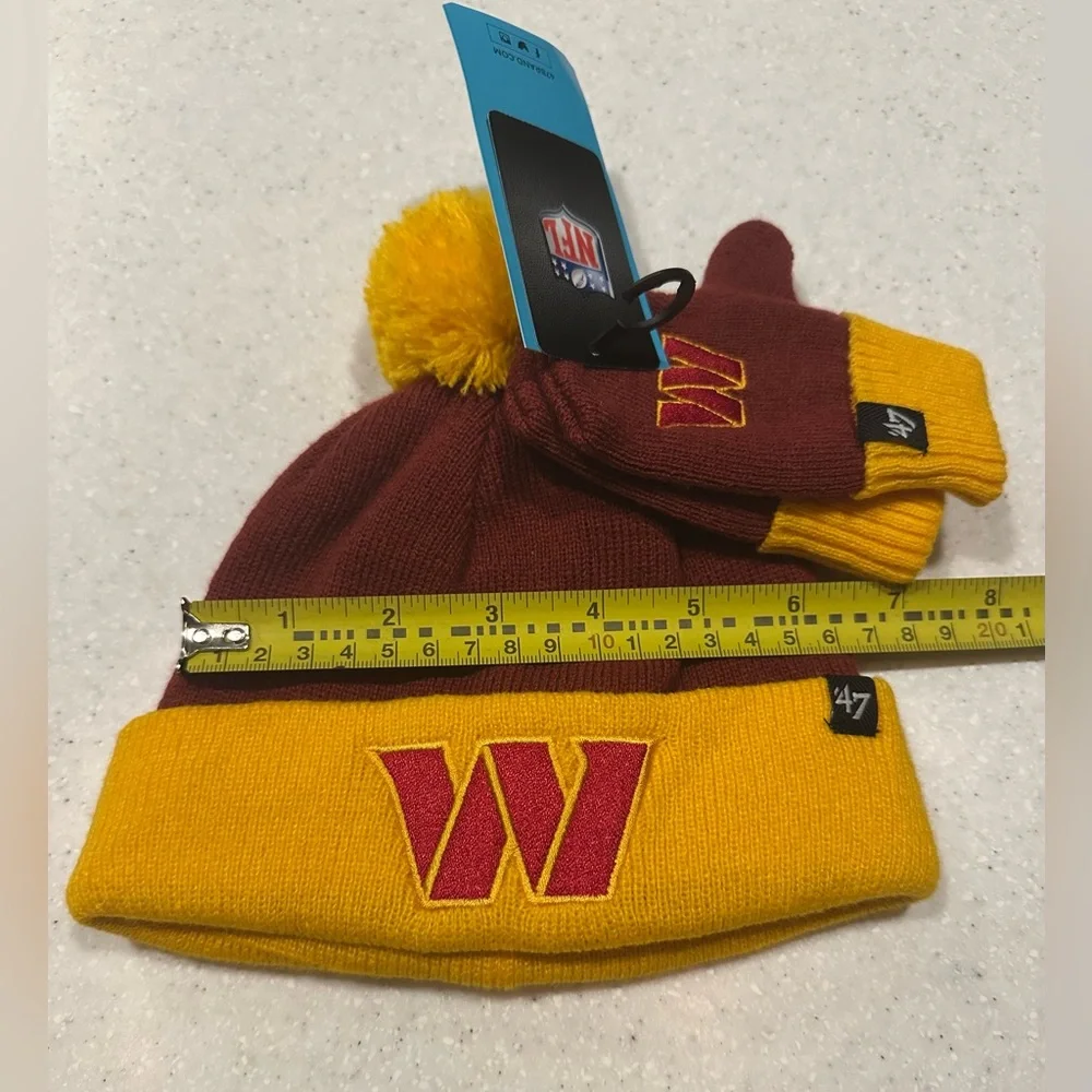 NWT Infant NFL ‘47 Washington Commanders Burgundy & Gold Beanie & Mittens Set